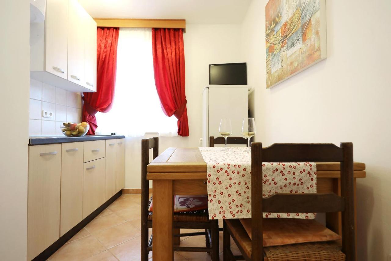 פג Apartmani "Jadran" מראה חיצוני תמונה